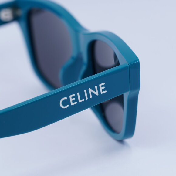 🕶️ New Celine CL40249U 87A Sunglasses - Neon Turquoise Frame, Smoke Lenses - Picture 7 of 11